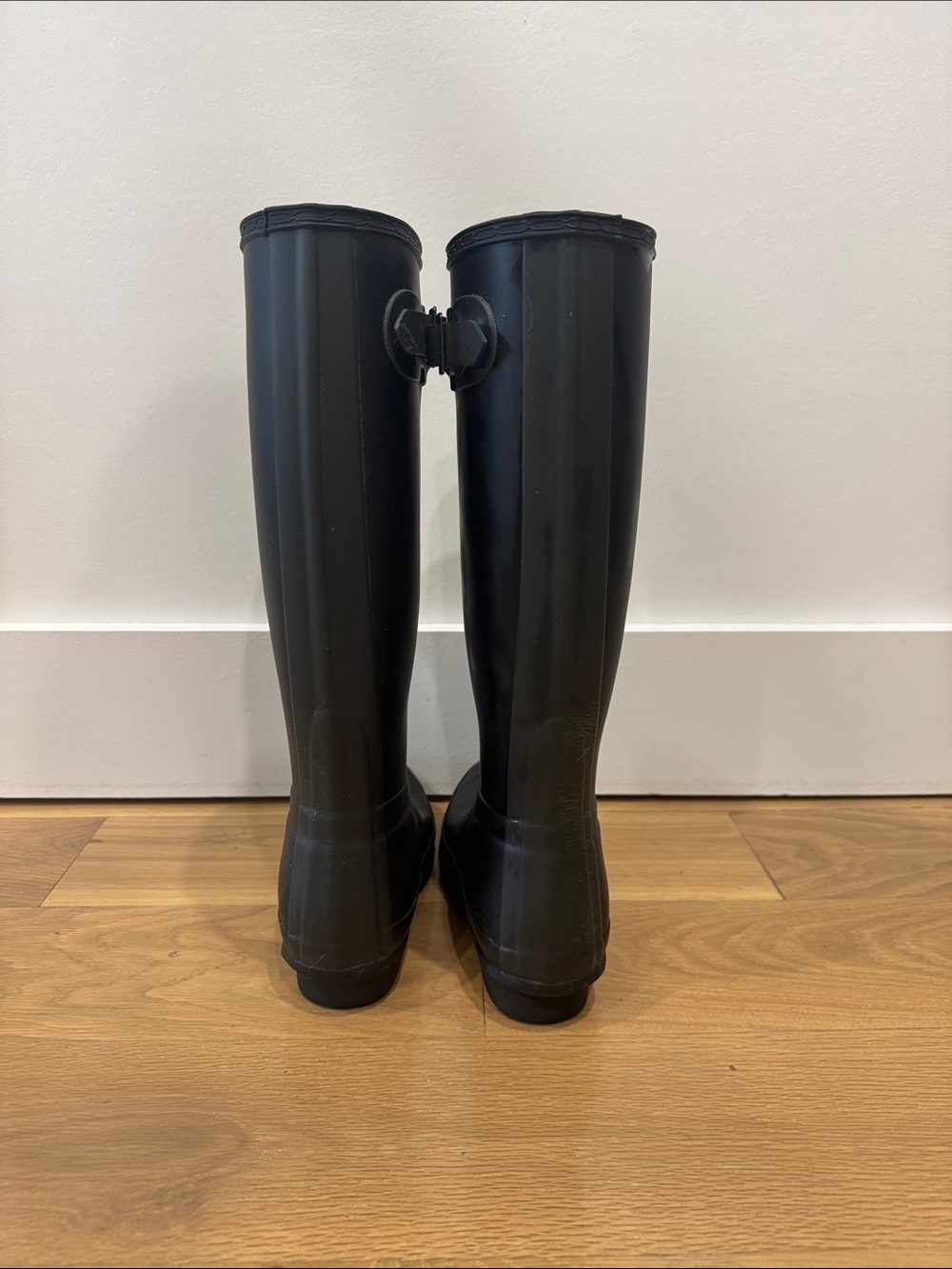 Hunter tall rain boots
Size 7 - Picture 3 of 6